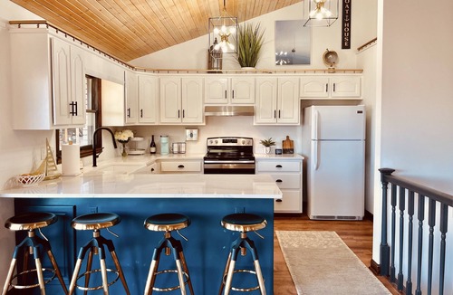 Winchester Cabin | Bliss Lakefront Retreat -Dock Beach Firepit Paddle Amazing Lake Sunset Views