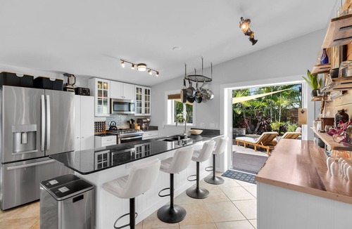 Midtown House | ~BLUE HAVEN~ Welcome to this single-story retreat with a pool!