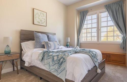 Almont Villa | Blue Stone Chateau Yosemite Pool Spa Secluded
