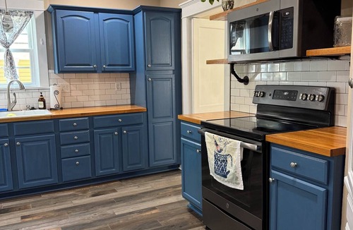 Blackstone House | Bluebird on Main-cozy and cheerful 3 bedroom house.