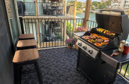 Almont House | Blueys Lakefront 2 Bed and 2 Bath Condo