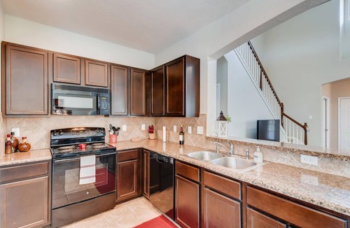 West San Antonio House | BMT Grad HQ-POOL/Playground -Close to Lackland AFB, Parks & Attractions