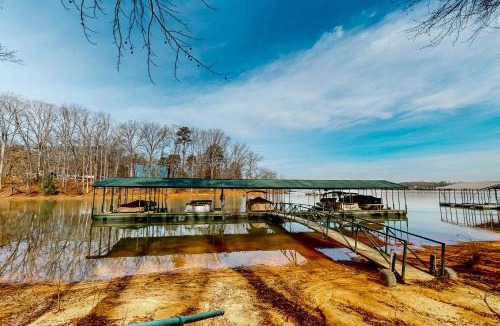 Seneca House | Boat Dock: Lake-View Retreat 5 Mi to Dtwn Clemson
