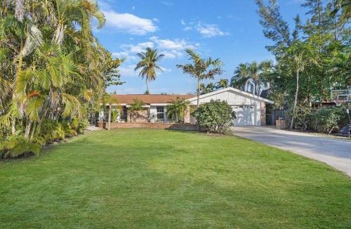 East Naples House | Boaters Bayshore Bungalow