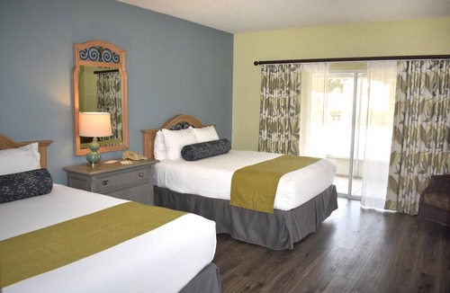Crystal River Hotel | Boating, Kayaking & Manatee Experiences | Plantation Resort