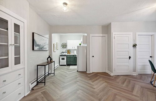 Maumee House | Boho abode Uptown Maumee by River-GREEN Side!