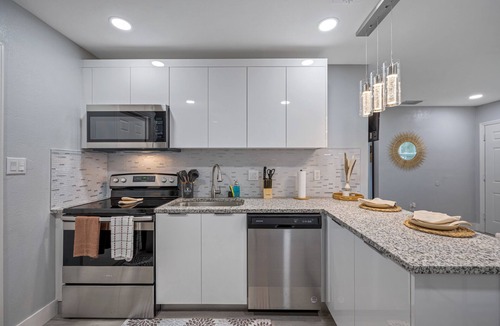 Tampa Villa | Boho Villa B