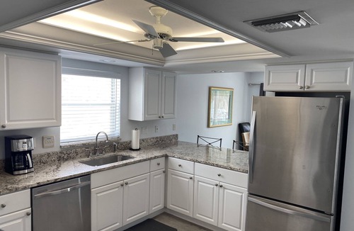 Mid Island House | Book now for spring break specials. Over 25 restaurants and bars open.
