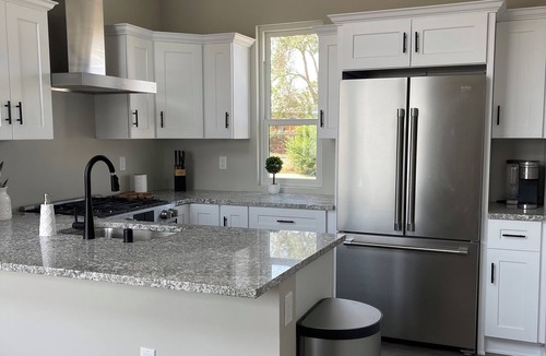 South Broadway House | Brand New Townhome. Private Fenced Backyard. NEAR DOWNTOWN