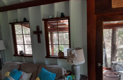 Branson Cottage | BRANSON HOBBY FARM FOR COUPLES Beautiful Rustic Cottage/Hot Tub and Hobby Farm