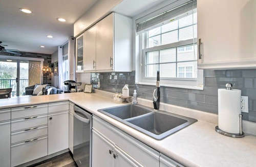 Branson Condo | Branson Retreat w/Balcony & 18-Hole Golf Course!