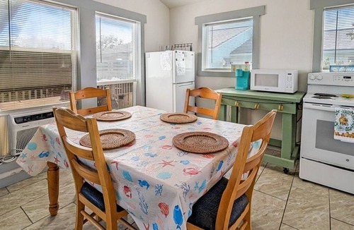Rockport Cottage | Break Point Cottage | Canal-Front Stay w/Pool Table Fun