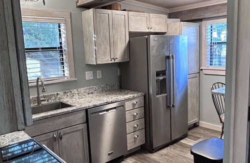 Cape San Blas Cottage | Breezy Bay Cabin – A Cozy Bayfront Retreat for Couples & Small Families