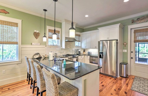 Panacea Cottage | Breezy Home w/Grills, Pool & Beach Access!