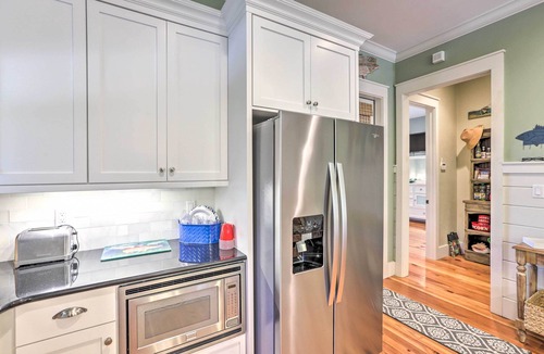 Panacea Cottage | Breezy Home w/Grills, Pool & Beach Access!