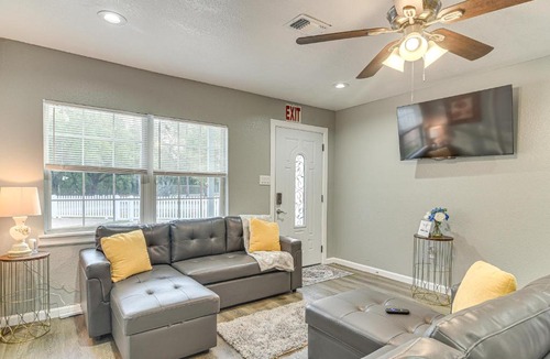 Bearss Plaza House | Breezy Tampa Home w/Yard: Perfect for Long Stays