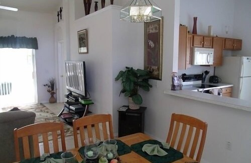 Bridgewater Crossing House | Bridgewater Lakes 3 Bedroom Villa by Redawning