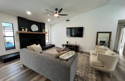 Carrollwood House | Bright cheerful newly renovated home with pool!