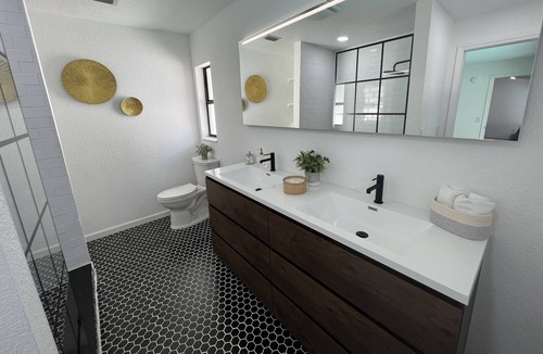 Carrollwood House | Bright cheerful newly renovated home with pool!