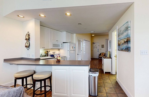 Gulf Place Apartment | Bright condo near shopping & restaurants with tennis & shared pools