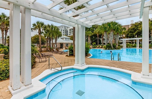 Baytowne Wharf Apartment | Bright & cozy coastal condo with shared pools, hot tubs, fast WiFi & central AC