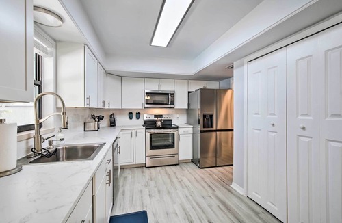 Sebastian Highlands Cottage | Bright Sebastian Home w/Pool ~ 7 Mi to Beach!