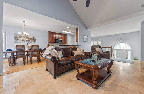 Buford Apartment | Bright & Spacious 3BR Near Mall of GA