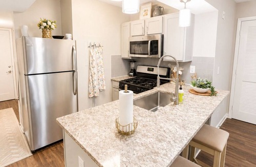 Buckhead Apartment | Bright, stylish studio in the heart of Buckhead.