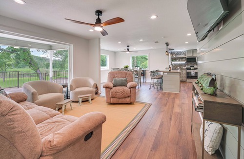 Graford House | Bring Your Boats! Waterfront Retreat on PK Lake