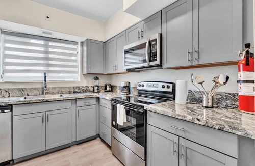 Bay Harbor Islands Apartment | Broadview Cay | Sunny 2BR Escape