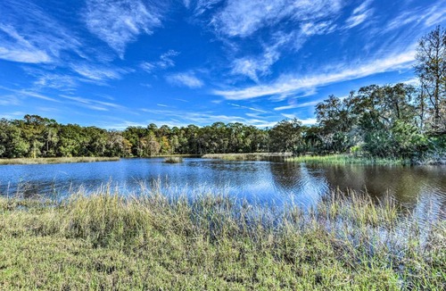 Jacksonville House | 'Brookside' Waterfront Home w/Kayaks & Deck!