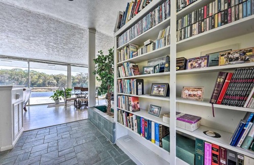 Jacksonville House | 'Brookside' Waterfront Home w/Kayaks & Deck!