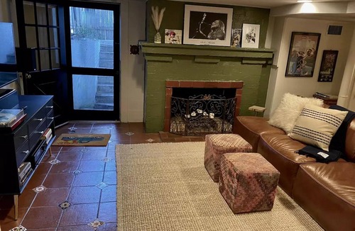 Old West Austin Apartment | Bryker Woods Bunker CENTRAL ATX minutes to downtown & UT Campus