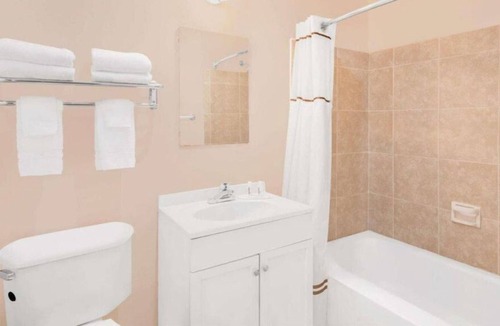 Pecos House | Budget-friendly Accommodation at Knights Inn Laura Lodge Pecos! BBQ, Onsite Pool!