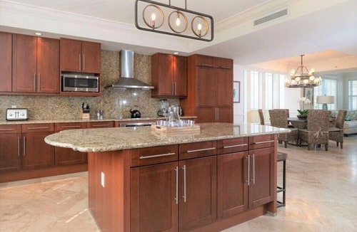 Marathon House | Budget Friendly, Couples Welcome - Marlin Bay