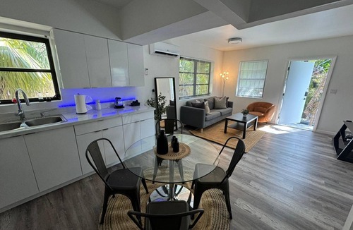 Coral Way Apartment | Building next to CocoWalk & Brickell