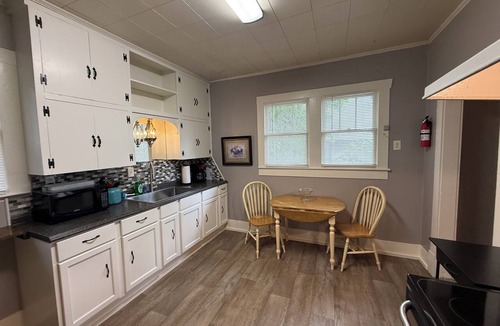 Texarkana House | Bungalow 15