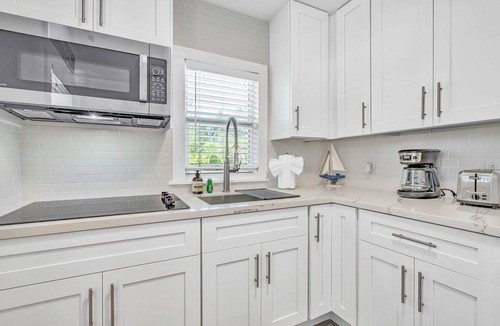 Islamorada House | Bungalow #4 - 2 Bed/1 Bath & Pool in Islamorada