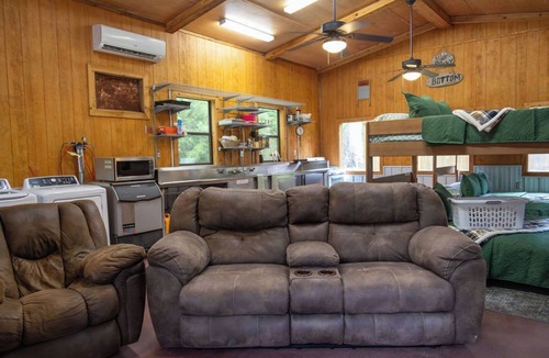 Branford Cabin | BUNKHOUSE annex: Must book Springside Manor Main House first: Sleeps addt'l 8.