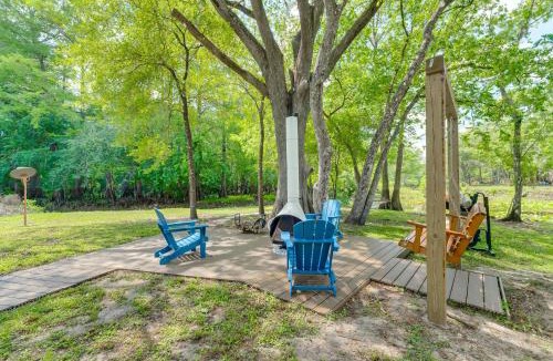 Bushnell House | Bushnell Riverside Retreat w/Hot Tub & Game Shed