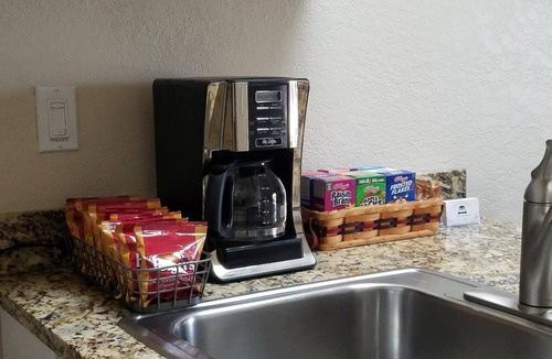 Oak Harbor Condo | C&D REST-A-WHILE Book 2 Nights 3rd Is Free 9-1-26 to 9-27-26 Stays Only