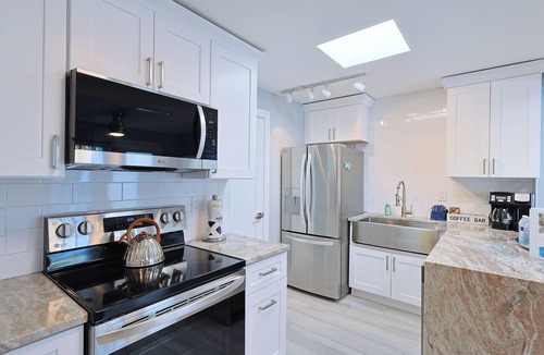 Siesta Key Cottage | Cabana Cottage Across street from Beach and Heated Pool