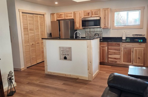 Florissant Cabin | Cabin Fever is a cozy fully renovated one bedroom cabin in Florissant, Colorado