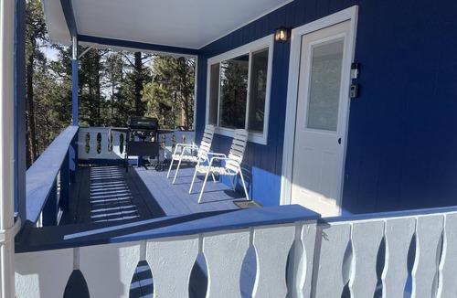 Florissant Cabin | Cabin Fever is a cozy fully renovated one bedroom cabin in Florissant, Colorado