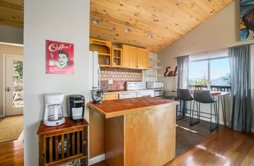 Durango House | Cabin with fantastic views on 8 acres - 20 Min to historic downtown Durango