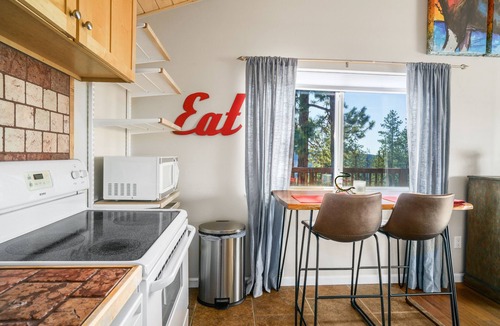 Durango House | Cabin with fantastic views on 8 acres - 20 Min to historic downtown Durango