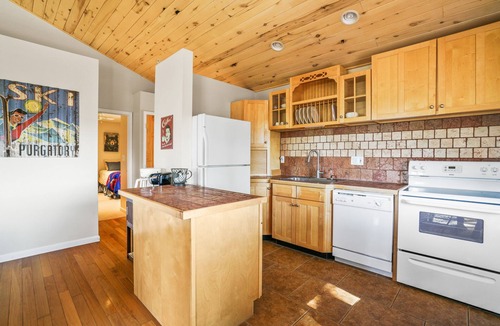 Durango House | Cabin with fantastic views on 8 acres - 20 Min to historic downtown Durango