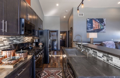 Silver Cliff Cabin | Call of The Wild. Luxury mountain setting, sleeps 6.