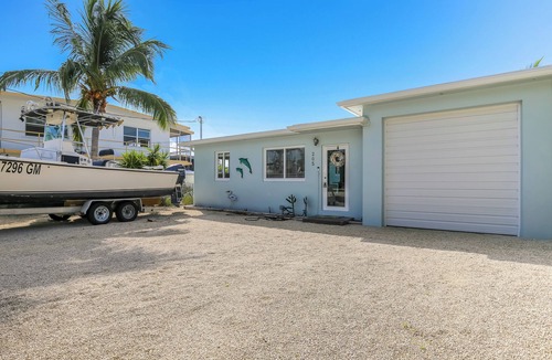 Indian Waterways House | Canalfront, Dog-Friendly Home with High-Speed WiFi, Private Boat Ramp, and Kayak