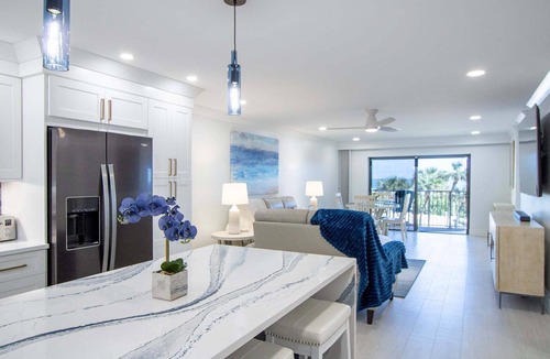 Port Canaveral Condo | Canaveral Towers - Oceanfront Condos with Pool and Mini Golf by Port Canaveral - Cocoa Beach